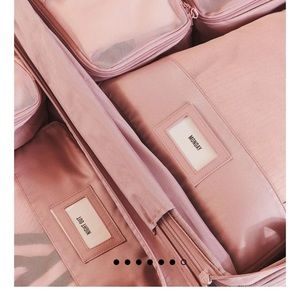 BEIS. Compression packing cubes atlas pink